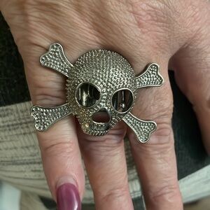 Metal skull and crossbones ring elastic stretch band